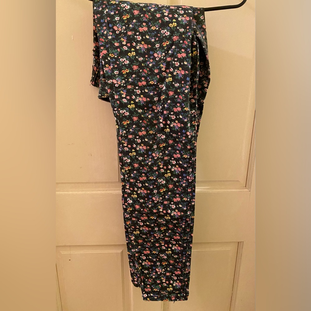 Super cute floral denim pants